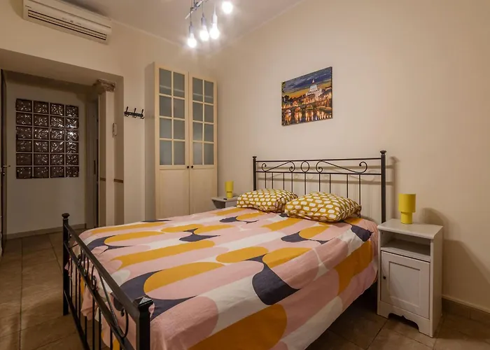Guesthost - San Giovanni Comfy Flat * Rom
