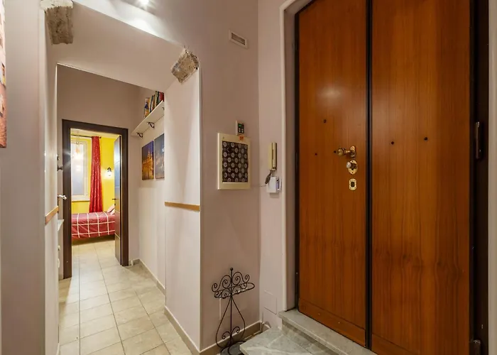 Guesthost - San Giovanni Comfy Flat Apartment Rom