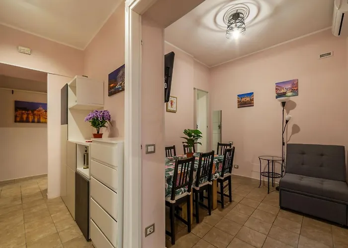 Daire Guesthost - San Giovanni Comfy Flat *