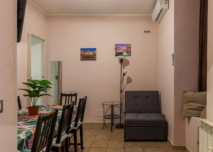 Apartment Guesthost - San Giovanni Comfy Flat *