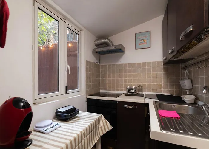 Guesthost - San Giovanni Comfy Flat Apartment *