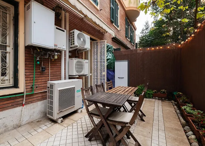 Guesthost - San Giovanni Comfy Flat Apartment *