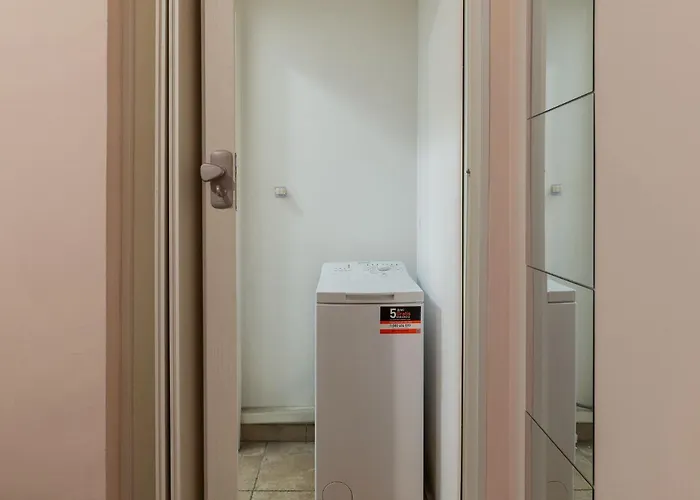 Guesthost - San Giovanni Comfy Flat Apartment